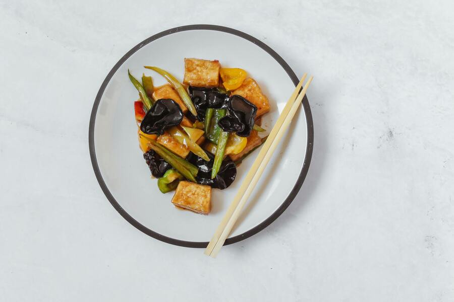 Enkla recept med tofu: En must-have i vegansk matlagning